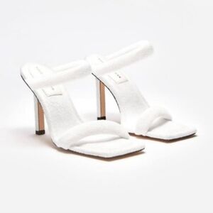 Good American NIB White Terry Strap Heels Size 8.5